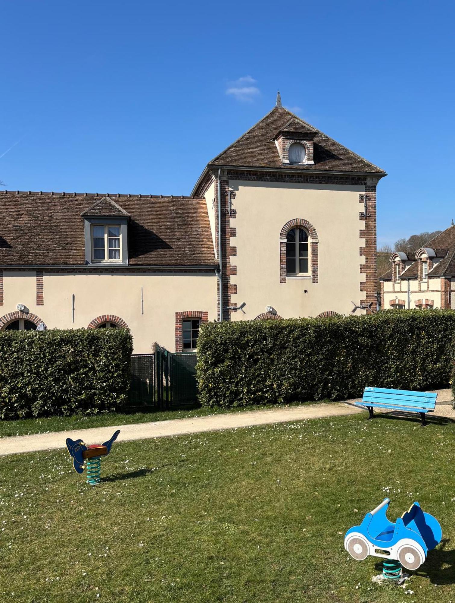 Villa Fontaine Avec Piscine Interieur Chauffee-Maison De Campagne Familiale -Ideal Vacances Ou Sejour Professionnel -3 Chambres-Bureau Separe -Lit Bebe - Parking Facile & Gratuit Eksteriør bilde