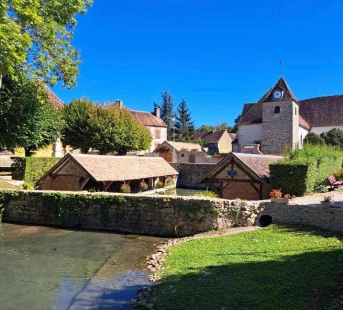 Villa Fontaine Avec Piscine Interieur Chauffee-Maison De Campagne Familiale -Ideal Vacances Ou Sejour Professionnel -3 Chambres-Bureau Separe -Lit Bebe - Parking Facile & Gratuit Eksteriør bilde